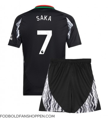 Arsenal Bukayo Saka #7 Udebanetrøje Børn 2024-25 Kortærmet (+ Korte bukser)